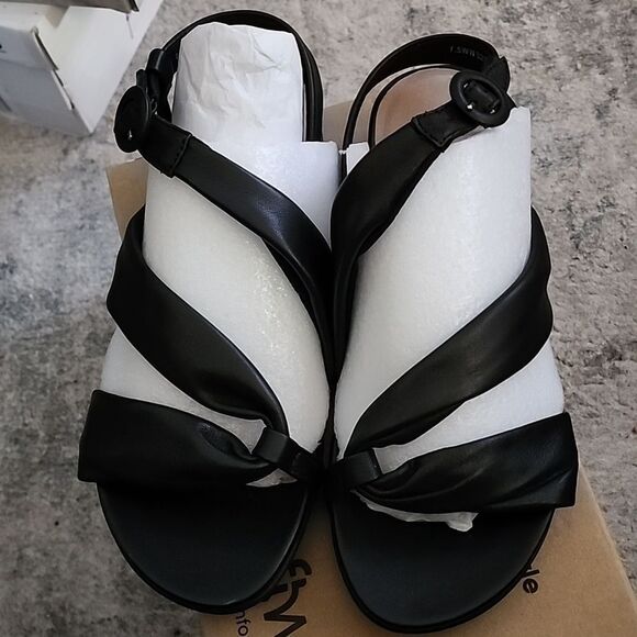 Women's soft walk Tieli black sandle NIB size 7.5WW - Picture 1 of 6